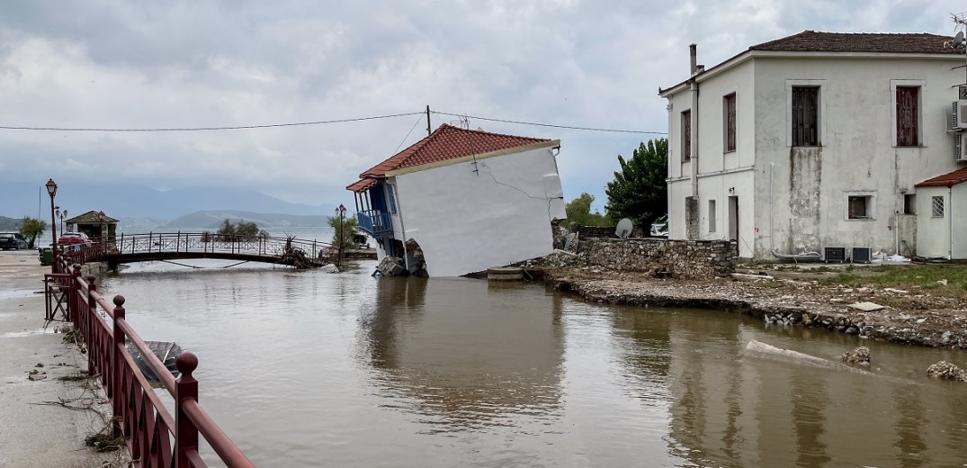 Θεσσαλία: Εισπρακτικές παίρνουν τηλέφωνο πλημμυροπαθείς, παρά την εντολή για αναστολή των πλειστηριασμών (βίντεο)