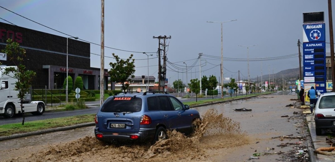 Ιωάννινα: Ξαφνικό μπουρίνι έκανε ποτάμια τους δρόμους - Πλημμύρισε η παραλίμνιος - Δείτε βίντεο