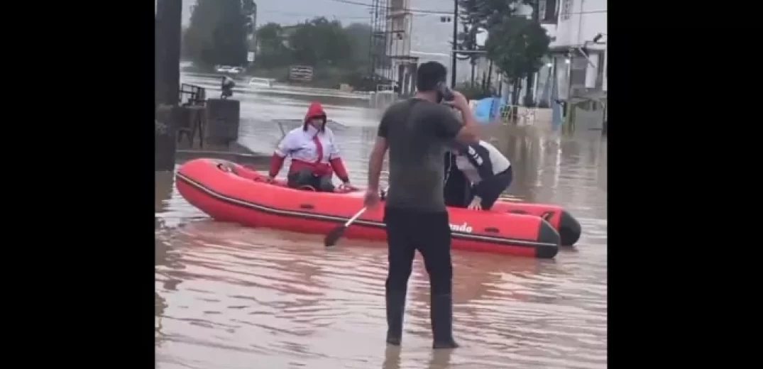 Πλημμύρες στο Ιράν - Βροχή ενός αιώνα στην Αστάρα (βίντεο)