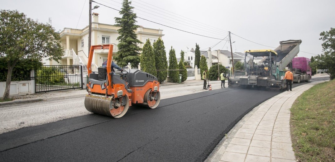 Ασφαλτοστρώσεις 10 εκατ. ευρώ συνεχίζονται στους δρόμους της Πυλαίας