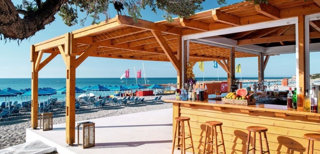 ΑΑΔΕ: Τετραήμερο λουκέτο σε beach bar στο Καβούρι - Το κόλπο με το κουμπί πανικού