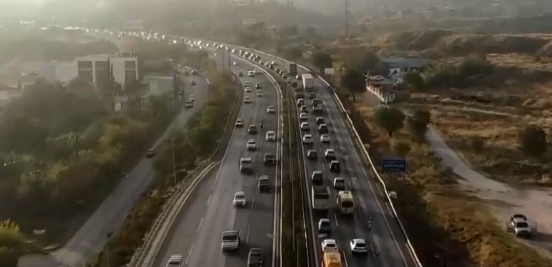 FlyOver: Πώς θα αλλάξει τη φυσιογνωμία της Θεσσαλονίκης - Η κίνηση στον Περιφερειακό από drone (βίντεο)