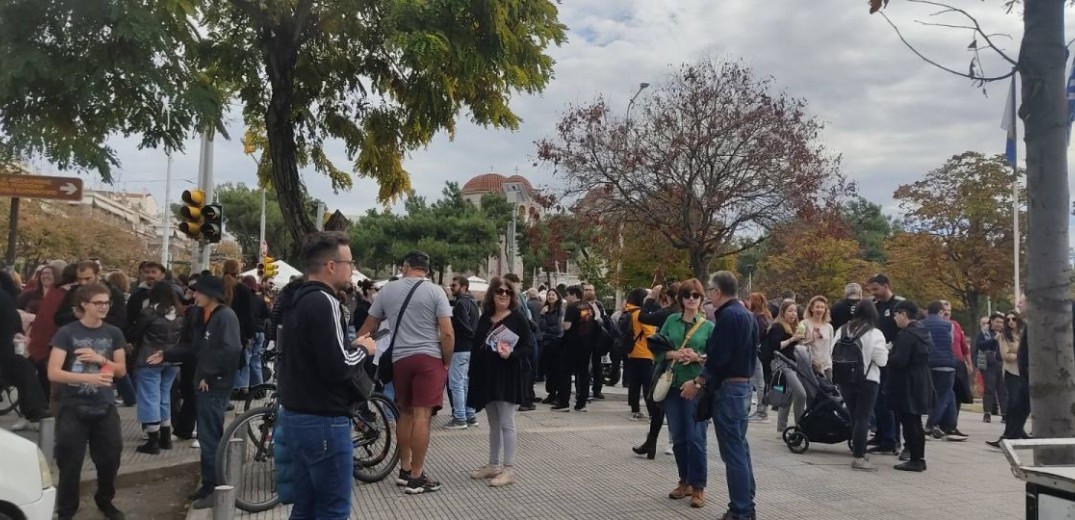 Θεσσαλονίκη: «Πάγωμα» του FlyOver και αναβάθμιση των αστικών συγκοινωνιών ζήτησαν κάτοικοι στην Τούμπα (βίντεο & φωτ.)