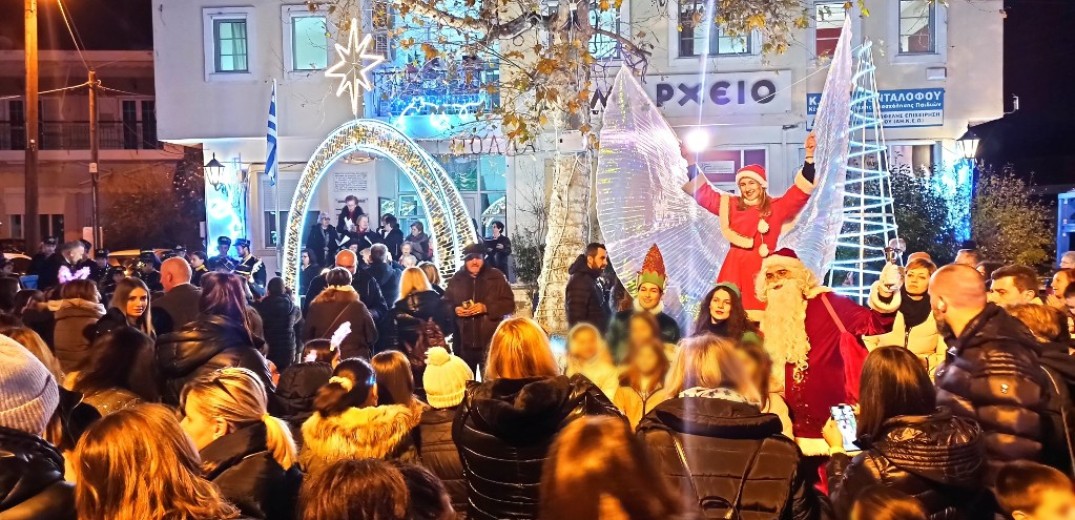 Ωραιόκαστρο: Φωταγωγήθηκε το χριστουγεννιάτικο δέντρο στον Πεντάλοφο - Δείτε φωτογραφίες