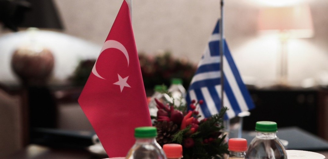 Στο τραπέζι του διαλόγου Ελλάδα - Τουρκία: Στόχος να αμβλυνθούν οι διαφορές και να μείνουν ανοιχτοί οι δίαυλοι επικοινωνίας