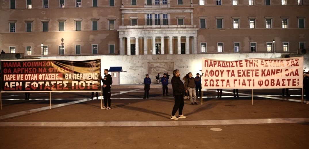 Τέμπη: Σε μαζικές μηνύσεις καλούν οι συγγενείς των θυμάτων