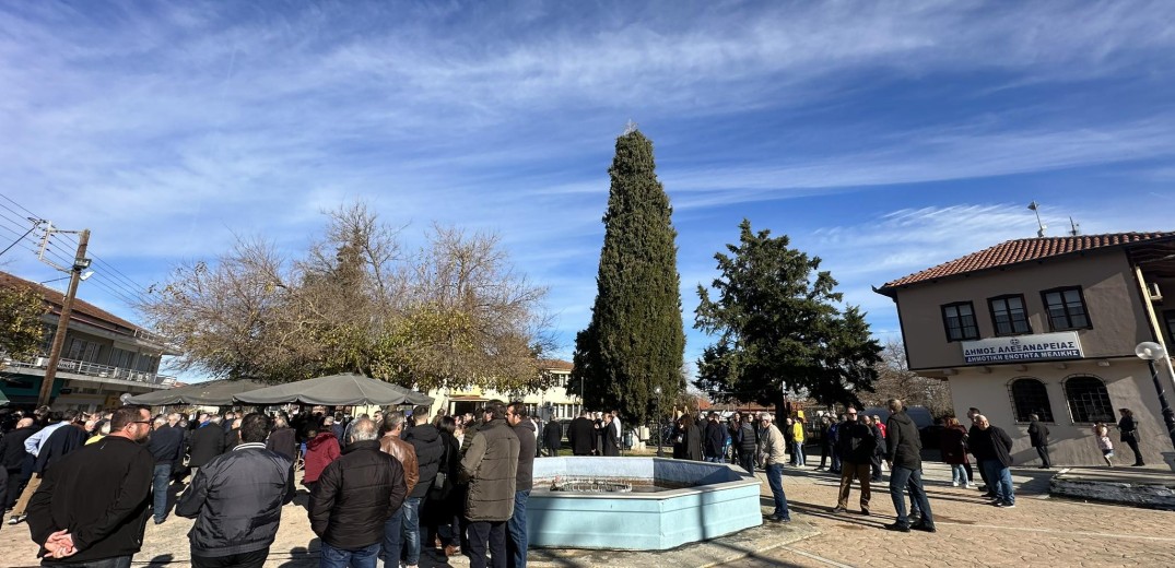 Η πρώτη του Μητσοτάκη στη Μελίκη Ημαθίας και τα δώρα