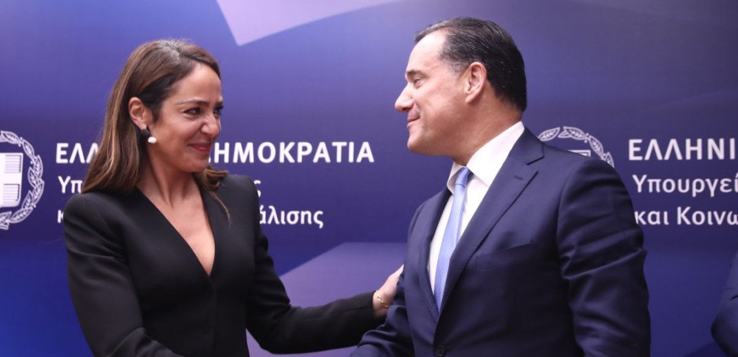 Με «ψηλά τον πήχη» παρέλαβε το υπουργείο Εργασίας η Μιχαηλίδου από τον Γεωργιάδη (φωτ.)