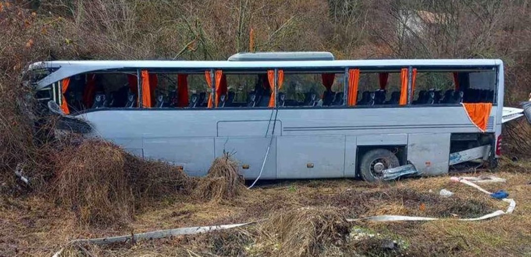 Τροχαίο στη Βουλγαρία: Κόβει την ανάσα η μαρτυρία επιβάτιδας - «Εγώ πήδηξα από το λεωφορείο και χτύπησα στο πόδι και το πρόσωπο» (βίντεο)