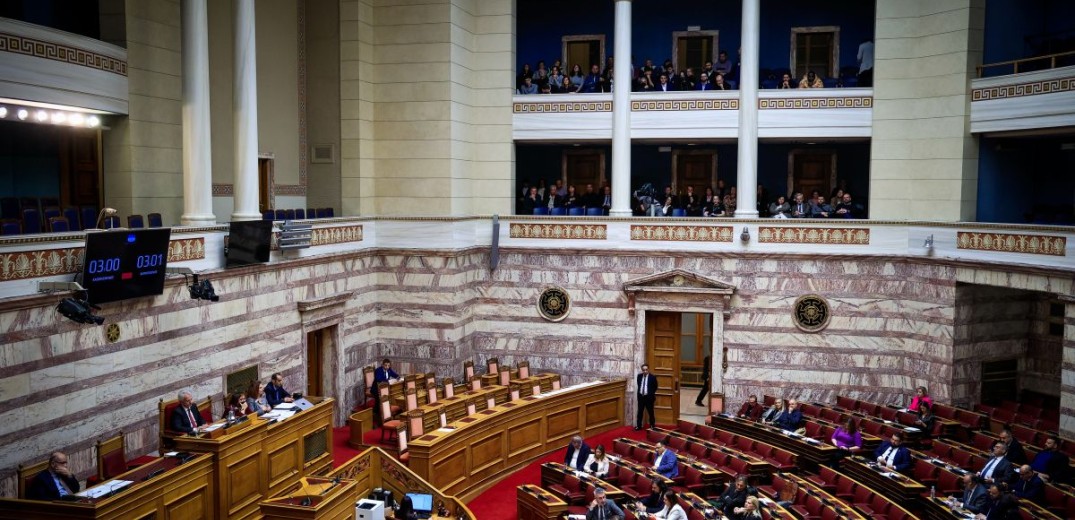 Βουλή: Ψηφίστηκε με μεγάλη πλειοψηφία το ν&#x2F;σ για τους δικηγόρους