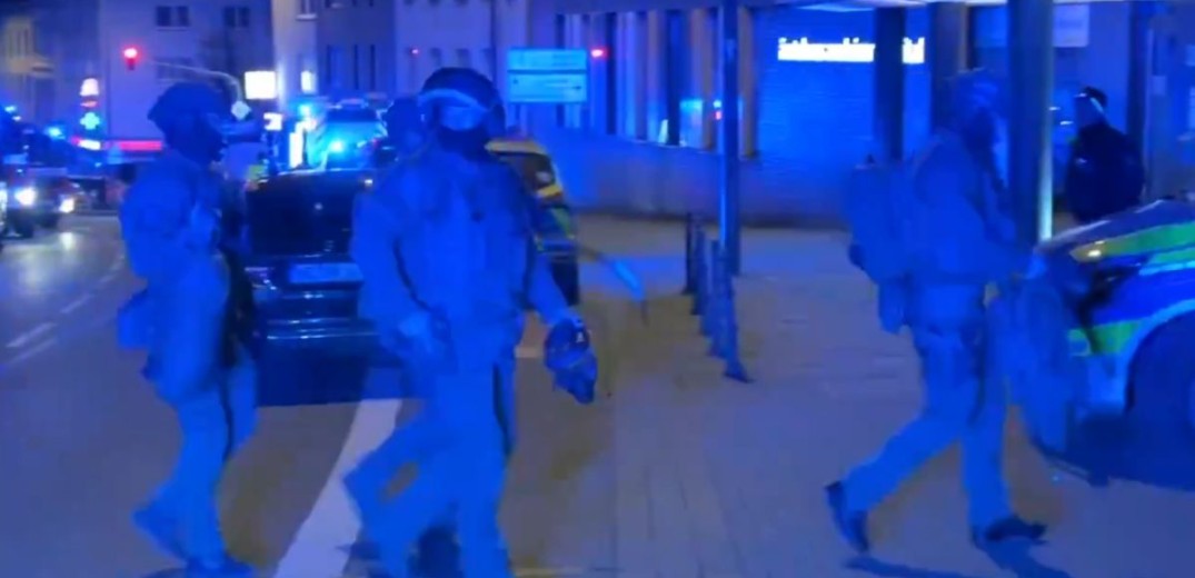 Γερμανία: Έληξε η ομηρία στο νοσοκομείο του Άαχεν - Η αστυνομία τραυμάτισε την 65χρονη (βίντεο)