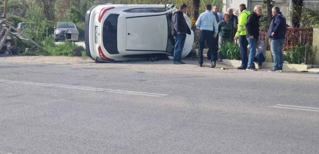 Τραγωδία στη Βέροια: ΙΧ έπεσε σε στάση λεωφορείου - Δύο γυναίκες νεκρές