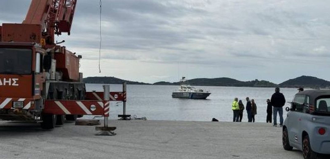 Καβάλα: Νεκρός ο οδηγός του αυτοκινήτου που έπεσε στη θάλασσα στο λιμάνι της Ν. Περάμου