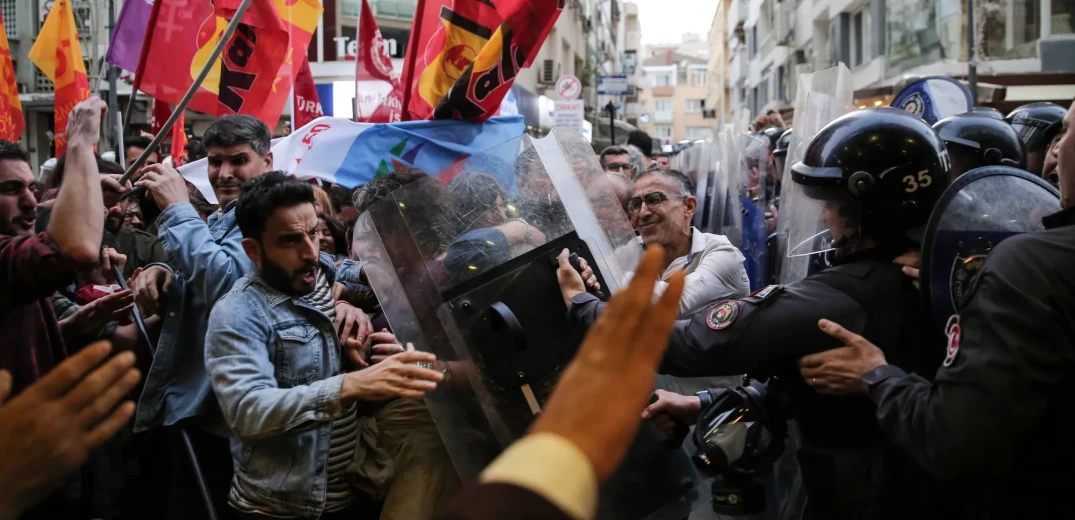 Τουρκία: Διαμαρτυρίες και 89 συλλήψεις μετά την απόφαση για την αντικατάσταση ενός κούρδου δημάρχου (βίντεο, φωτ.)