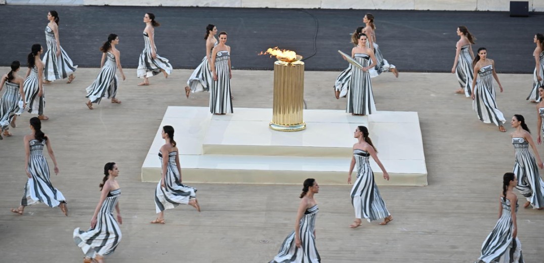 Η Ολυμπιακή Φλόγα ξεκίνησε το ταξίδι της για το Παρίσι (βίντεο, φωτ.)