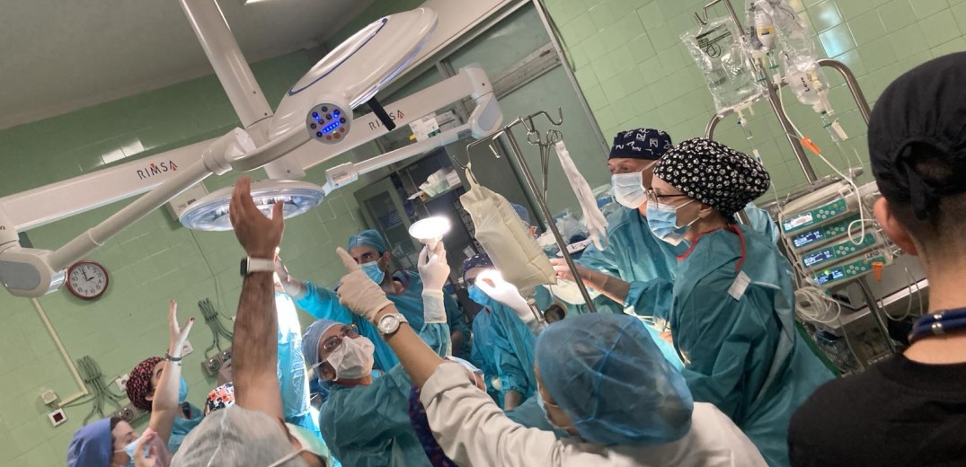 Θεσσαλονίκη: Δώρα ζωής από 74χρονο - Η συγκινητική φωτογραφία μέσα στο χειρουργείο