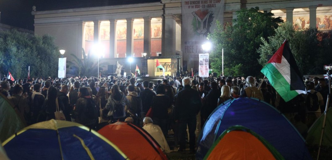 Ολονύχτια διαδήλωση και στην Αθήνα με σύνθημα «να σταματήσει η σφαγή του Παλαιστινιακού λαού» (φωτ.)