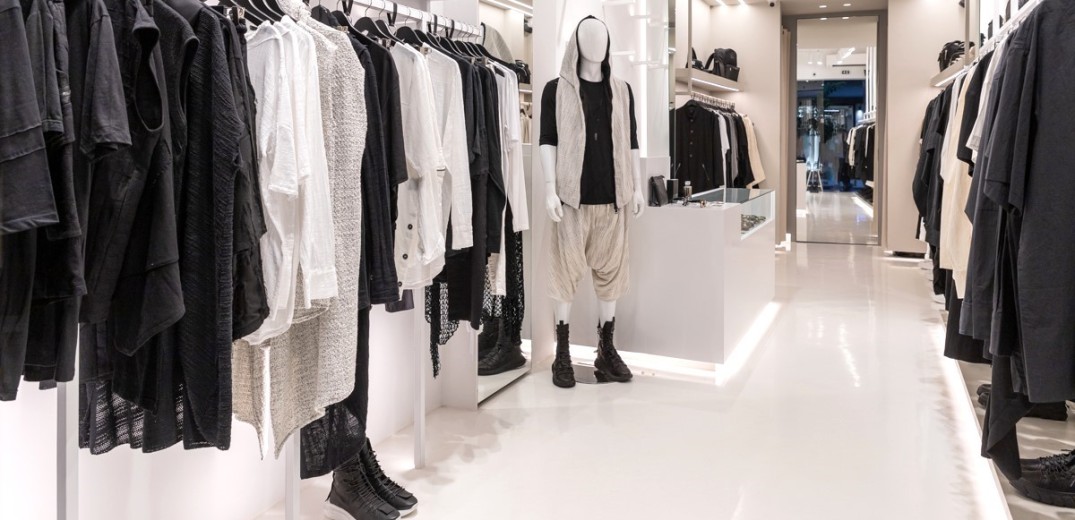 Ostria Boutique: Με 2 καταστήματα σε Θεσσαλονίκη και Μύκονο αφιερωμένα στην ιδιαίτερη αισθητική του black & white