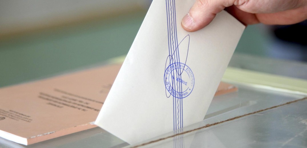 Κάλπες, ψηφοδέλτια και παραβάν στα 1.340 εκλογικά τμήματα στους 14 δήμους - 103 λιγότερα στην Θεσσαλονίκη