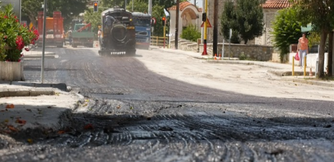 Εργασίες συντήρησης στην οδό Κομνηνών της Επαρχιακής Οδού 5 στη Δ.Ε. Σίνδου