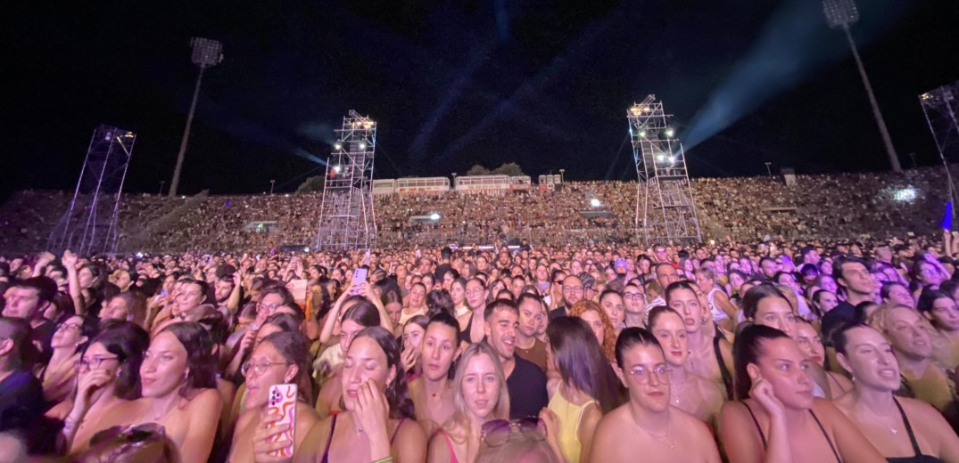 Θεσσαλονίκη: Πανικός στο γήπεδο του Απόλλωνα για την Άννα Βίσση σε μια συναυλία που κράτησε τρεις ώρες (βίντεο)