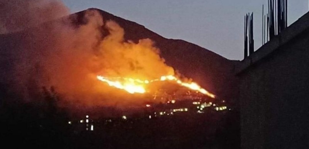 Περιορίζονται οι φωτιές σε Ζάκυνθο και Δίστομο - Επιχειρούν εναέρια μέσα