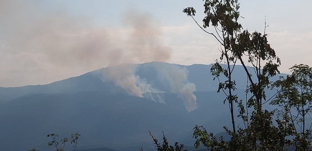 Χωρίς ενεργό μέτωπο η πυρκαγιά στο όρος Πάικο Πέλλας - Σε εξέλιξη η φωτιά στο Φαλακρό Δράμας