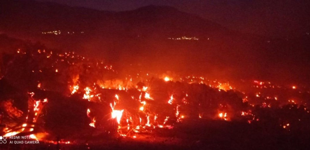 Ρέθυμνο: Ανεξέλεγκτη η φωτιά στον Άγιο Βασίλειο - Σώθηκε ο οικισμός της Αγίας Παρασκευής (βίντεο)