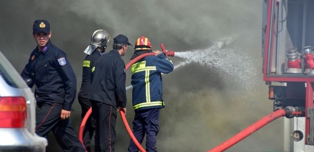 Στις φλόγες μονοκατοικία στη Λίμνη του δήμου Βόλβης