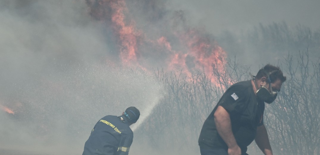 Εκτός ελέγχου η φωτιά στην Αττική: Σε Γραμματικό, Πεντέλη και Ανατολή Νέας Μάκρης τα κύρια μέτωπα -  Εκκενώνονται Ντράφι, Διώνη, Δασαμάρι, Νταού Πεντέλης και Καλλιτεχνούπολη (βίντεο)