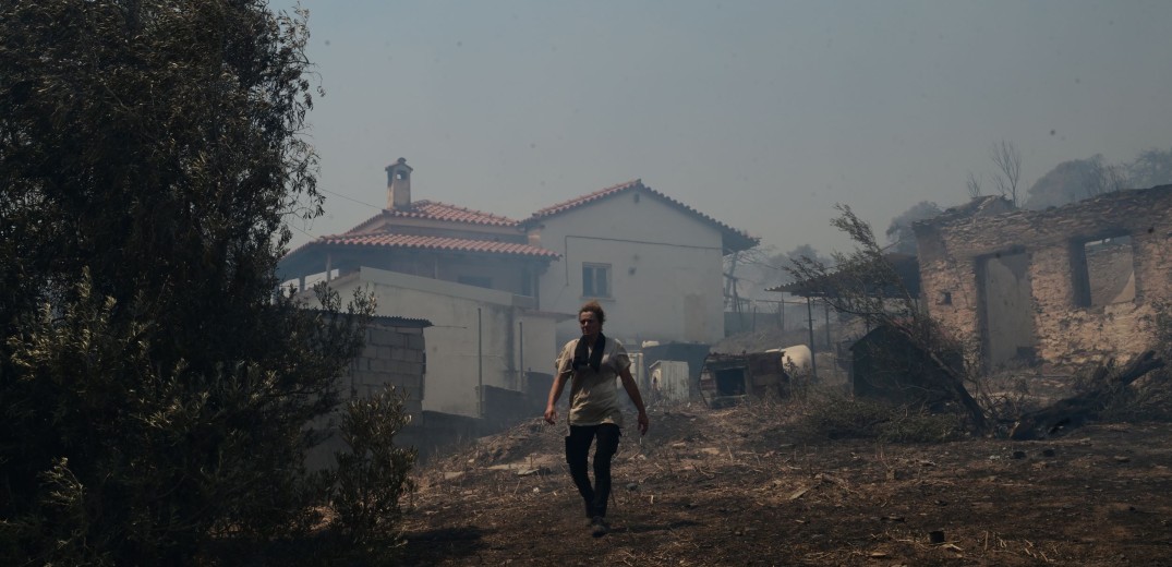 Σε 24ωρη επιφυλακή όλες οι υπηρεσίες του δήμου Αθηναίων για την πυρκαγιά στην Αττική