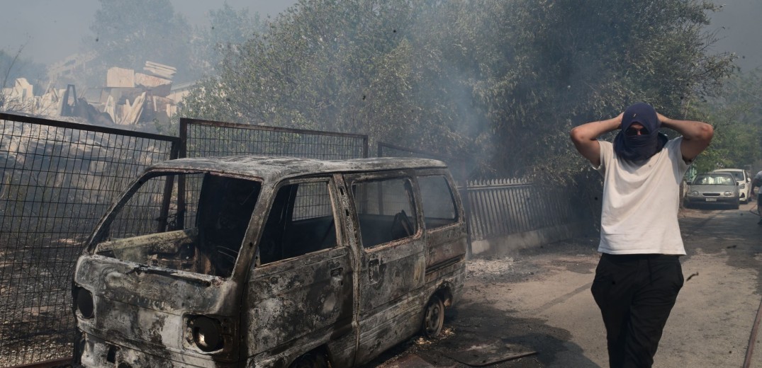 Τα συμπεράσματα και οι ευθύνες για τις φωτιές στην Αττική, οι προβλέψεις των bookmakers για τις εκλογές στο ΠΑΣΟΚ και τα επικίνδυνα πεζοδρόμια της Θεσσαλονίκης.  Γράφει ο Σαλονικιός