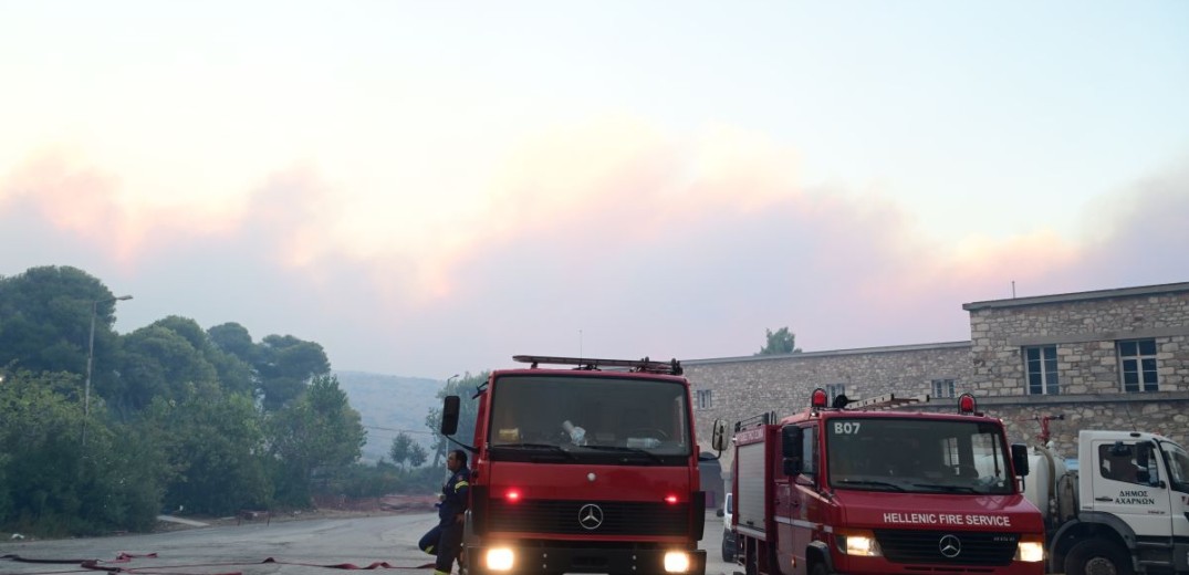 Πυρκαγιά σε χαμηλή βλάστηση στη Σέριφο