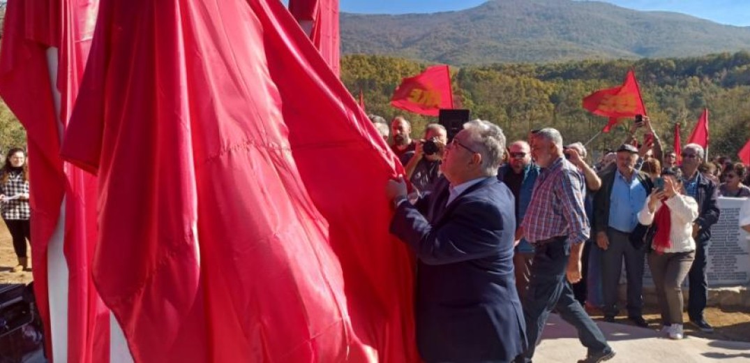 Φλώρινα: Κλίμα συγκίνησης στα αποκαλυπτήρια του μνημείου στον ομαδικό τάφο ανταρτών του ΔΣΕ