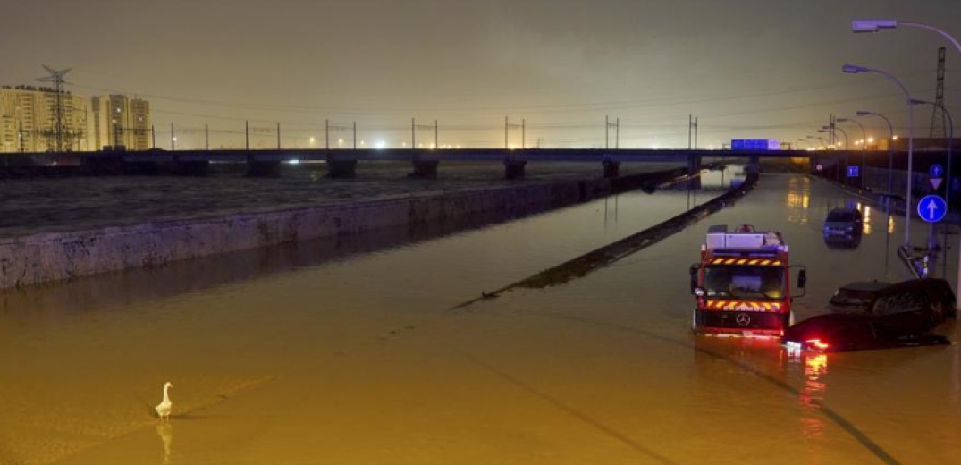 Ισπανία: Στους 205 οι νεκροί από τις πλημμύρες - Προσωρινό νεκροτομείο στη Βαλένθια (βίντεο, φωτ.)