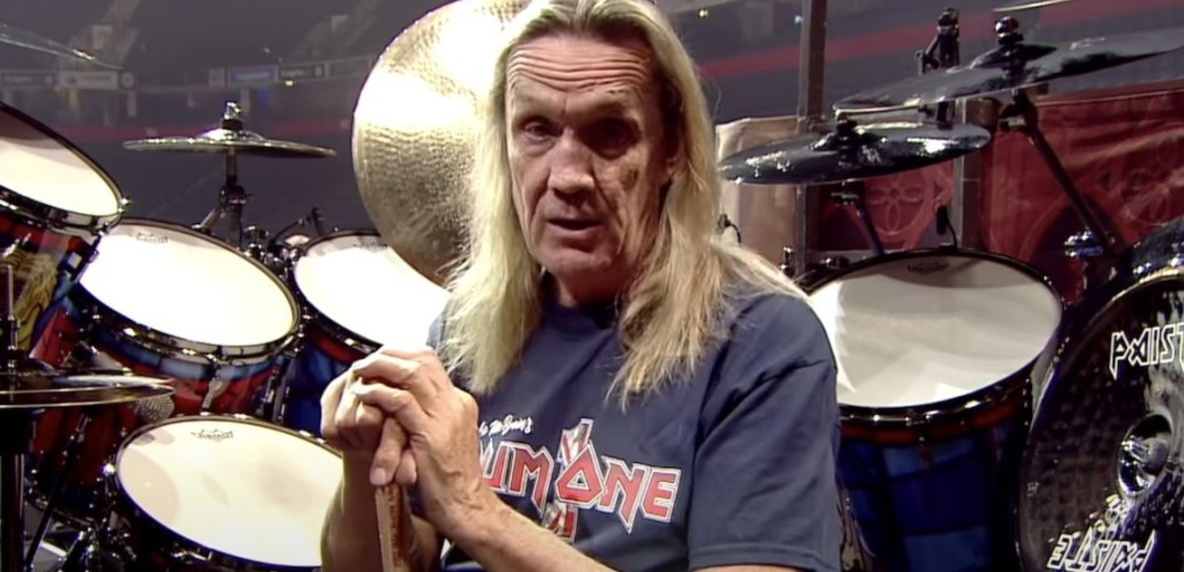 Iron Maiden: Ο Nicko McBrain αποχωρεί μετά από 42 χρόνια από τις περιοδείες της θρυλικής μπάντας (βίντεο)