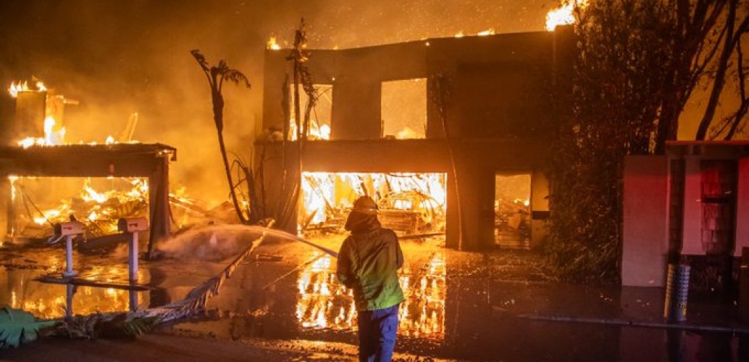 Καλιφόρνια: Τουλάχιστον πέντε νεκροί από τις πυρκαγιές - Εσπευσμένη απομάκρυνση για τους κατοίκους του Χόλιγουντ