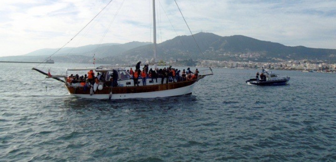 Ιταλία: Ακτοφυλακή και Frontex προσέφεραν βοήθεια σε 96 μετανάστες