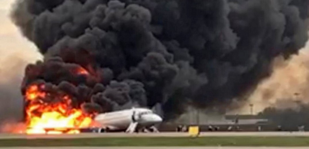  Το αεροπλάνο της Αεροφλότ χτυπήθηκε από κεραυνό
