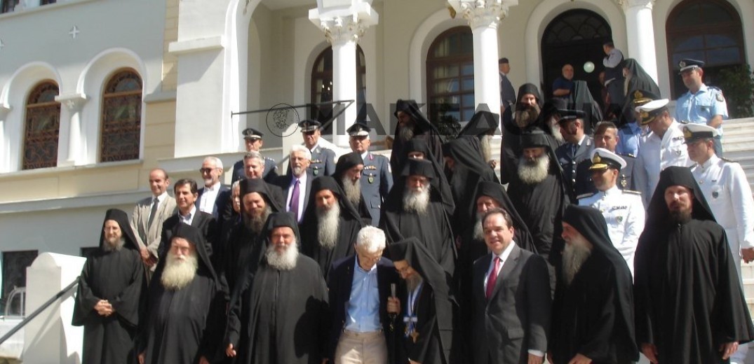 Στην τελετή αλλαγής της Ιεράς Επιστασίας του Αγίου Όρους ο Μπουτάρης