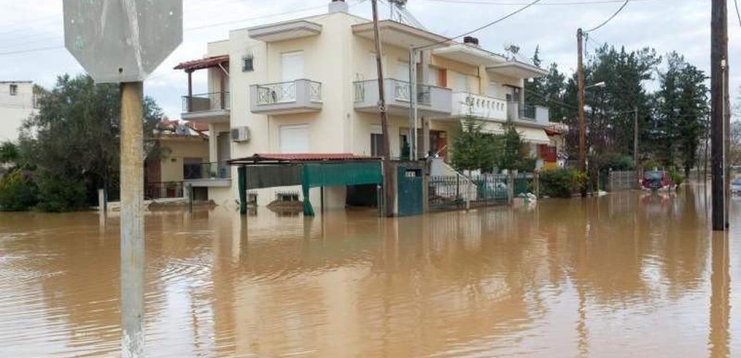 Έκτακτη σύσκεψη στο Συντονιστικό Κέντρο Επιχειρήσεων στη Λάρισα παρουσία Β. Κικίλια