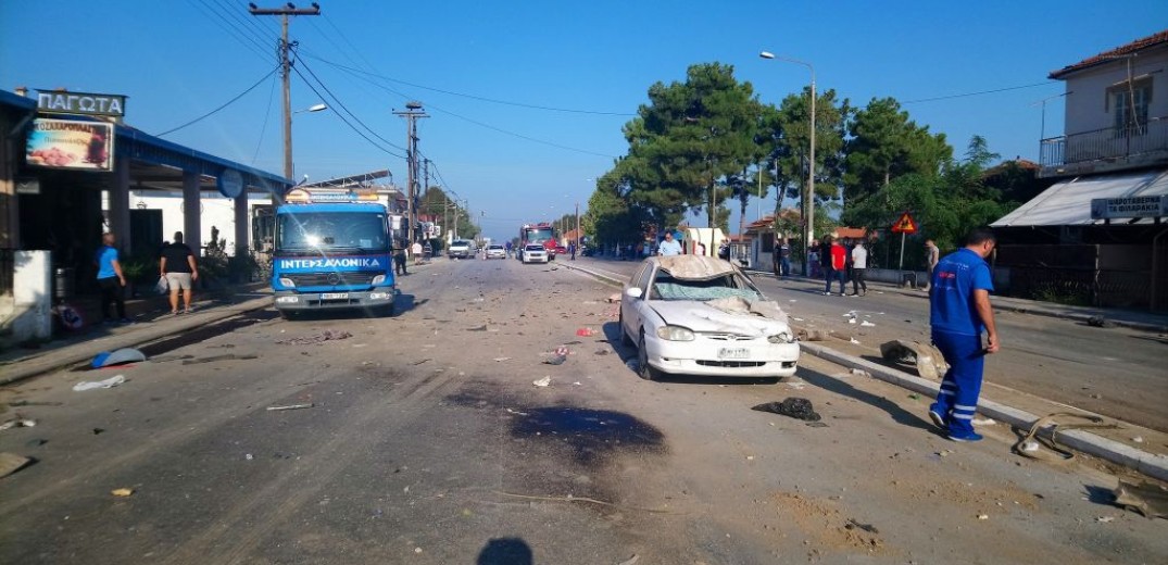 Τροχαίο δυστύχημα στον Αγ. Βασίλειο-Άμορφη μάζα τα αυτοκίνητα (φωτο)