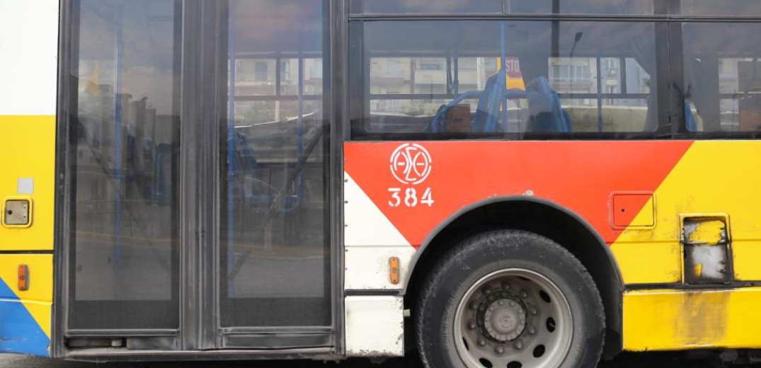 Πανικόβλητοι επιβάτες έσπασαν τα τζάμια για να βγουν από λεωφορείο στα Λαγυνά
