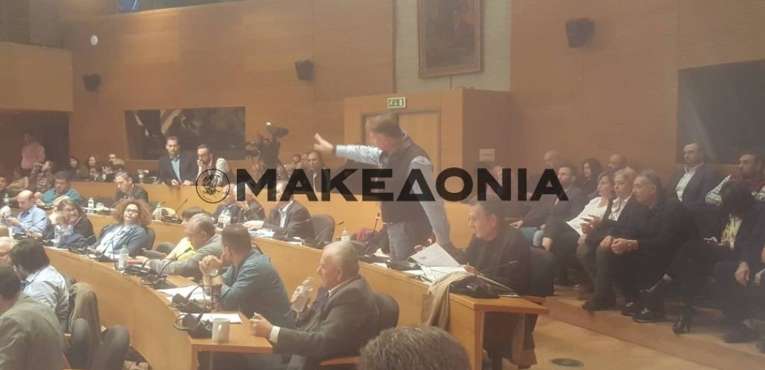  Χωρίς ταυτότητα το χριστουγεννιάτικο σχέδιο Ζέρβα, λέει η αντιπολίτευση