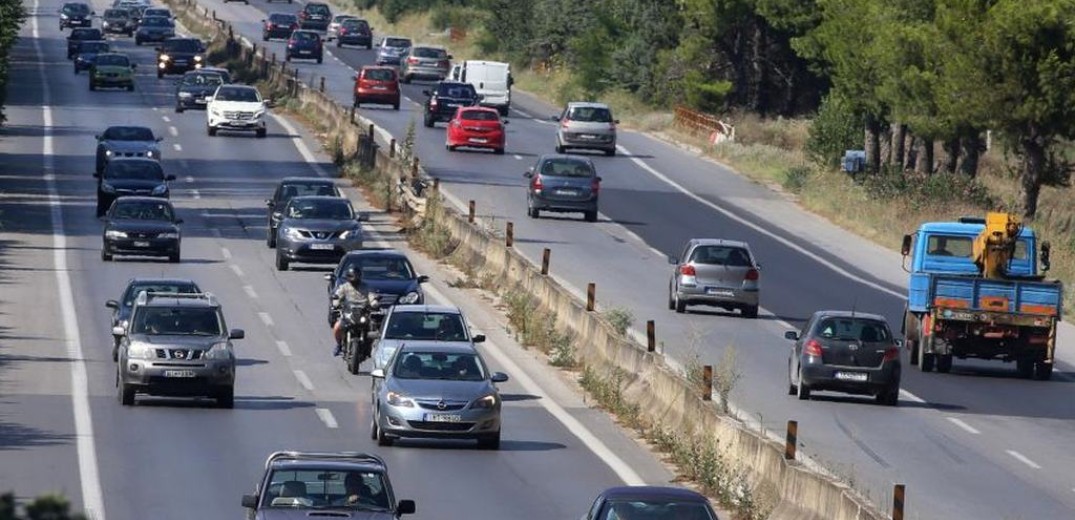 Θεσσαλονίκη: Αυξημένη η κίνηση στις εξόδους της πόλης