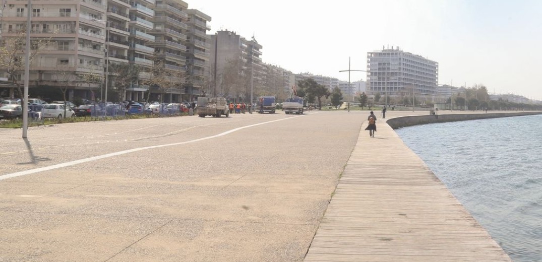 Θεσσαλονίκη: Περαστικοί έσωσαν ηλικιωμένο που έπεσε στον Θερμαϊκό