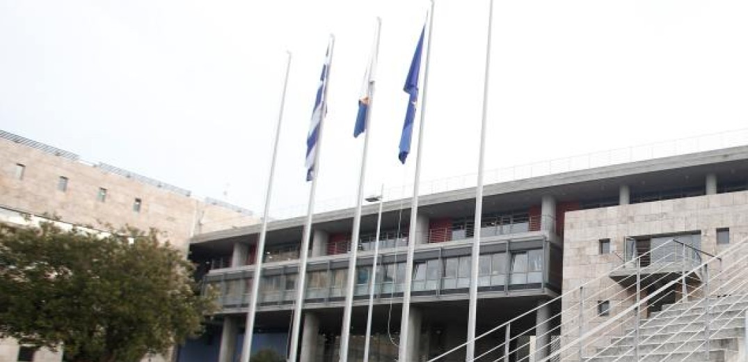  Διαμαρτυρία εργαζομένων του Δ. Θεσσαλονίκης στο δημαρχείο 