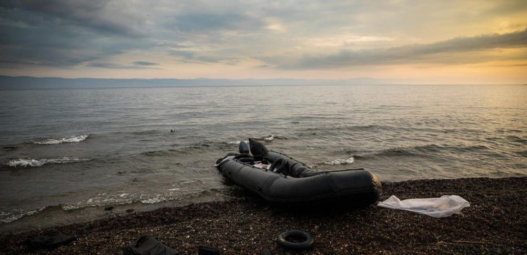 Ηράκλειο: Τσακίστηκε στα βράχια η βάρκα που μετέφερε 44 μετανάστες