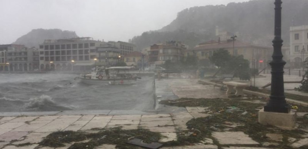 Στο έλεος του &quot;Ιανού&quot; τα Ιόνια νησιά - Προβλήματα και στη Δυτική Πελοπόννησο - Live εικόνα, βίντεο και φωτ. 