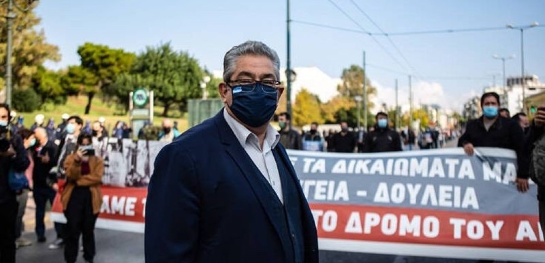 Δ. Κουτσούμπας για τον εμβολιασμό: &quot;Προσωπικό παράδειγμα και μήνυμα αναγκαιότητας μαζικής συμμετοχής&quot;